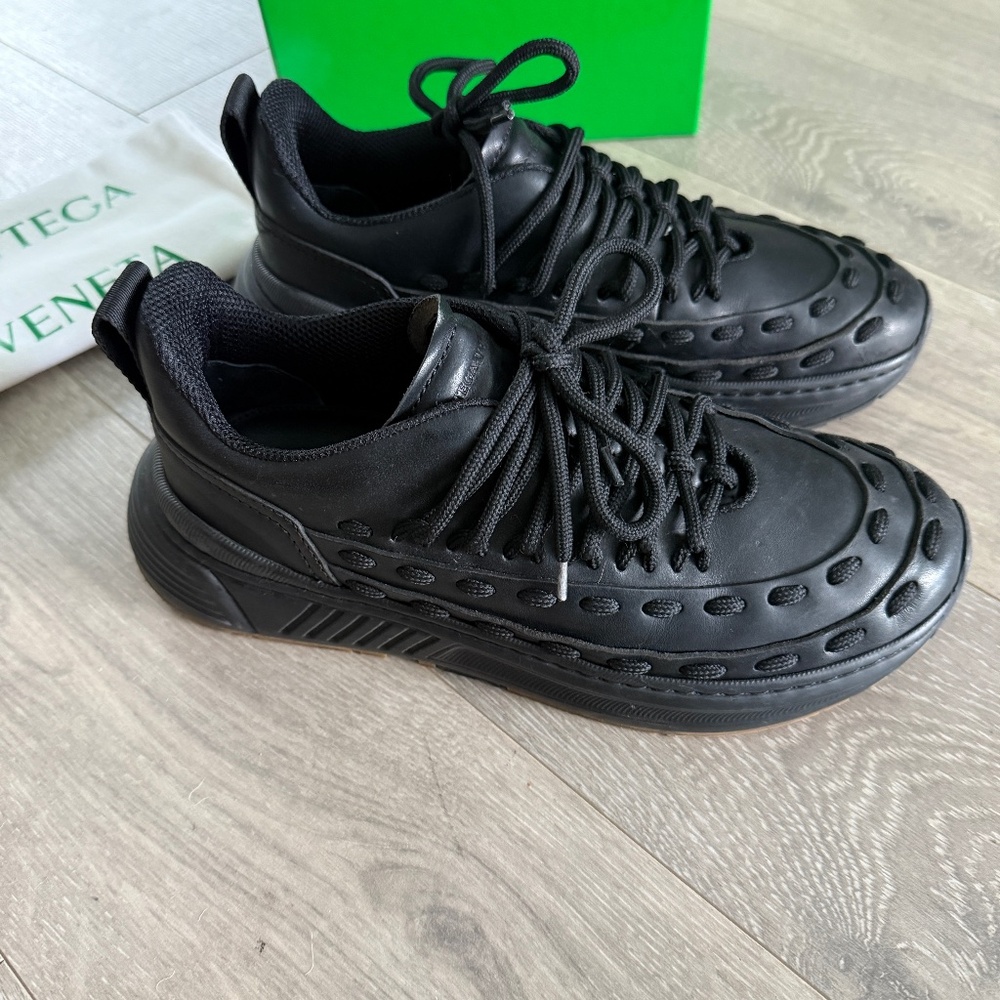 Bottega Veneta 578305 Mens Leather Black Storm Cuir Speedster Sneakers sz 39.